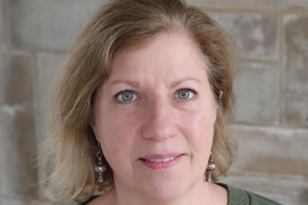 Julia Hall headshot